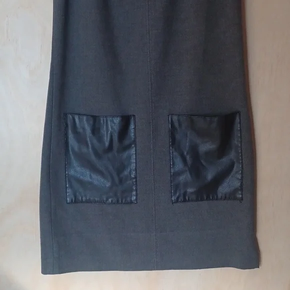 Ann Taylor Gray Shift Dress With Faux Leather Patch Pockets, Sleeveless, V-Neck - Picture 5 of 13
